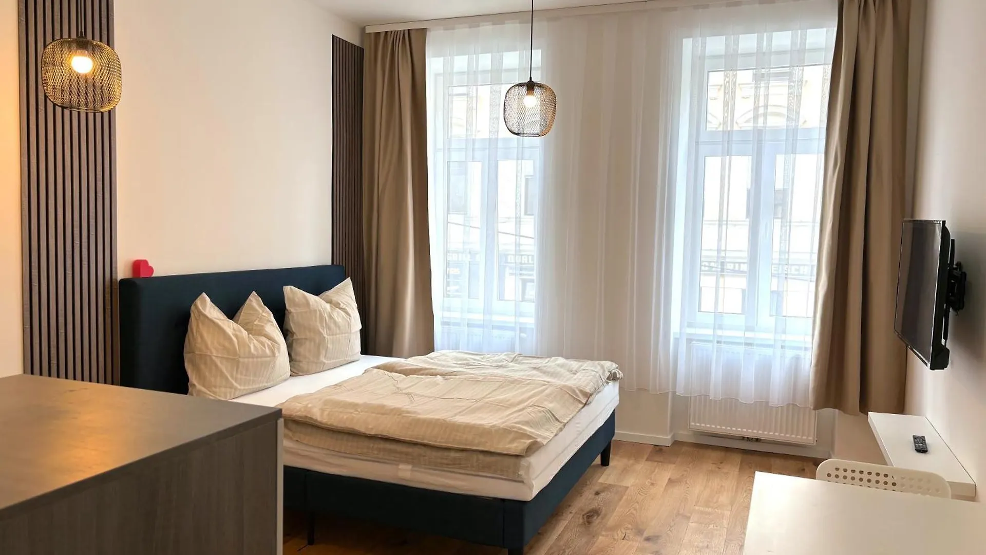 Smartes Apartment, Design, Queensize-Bett Wien